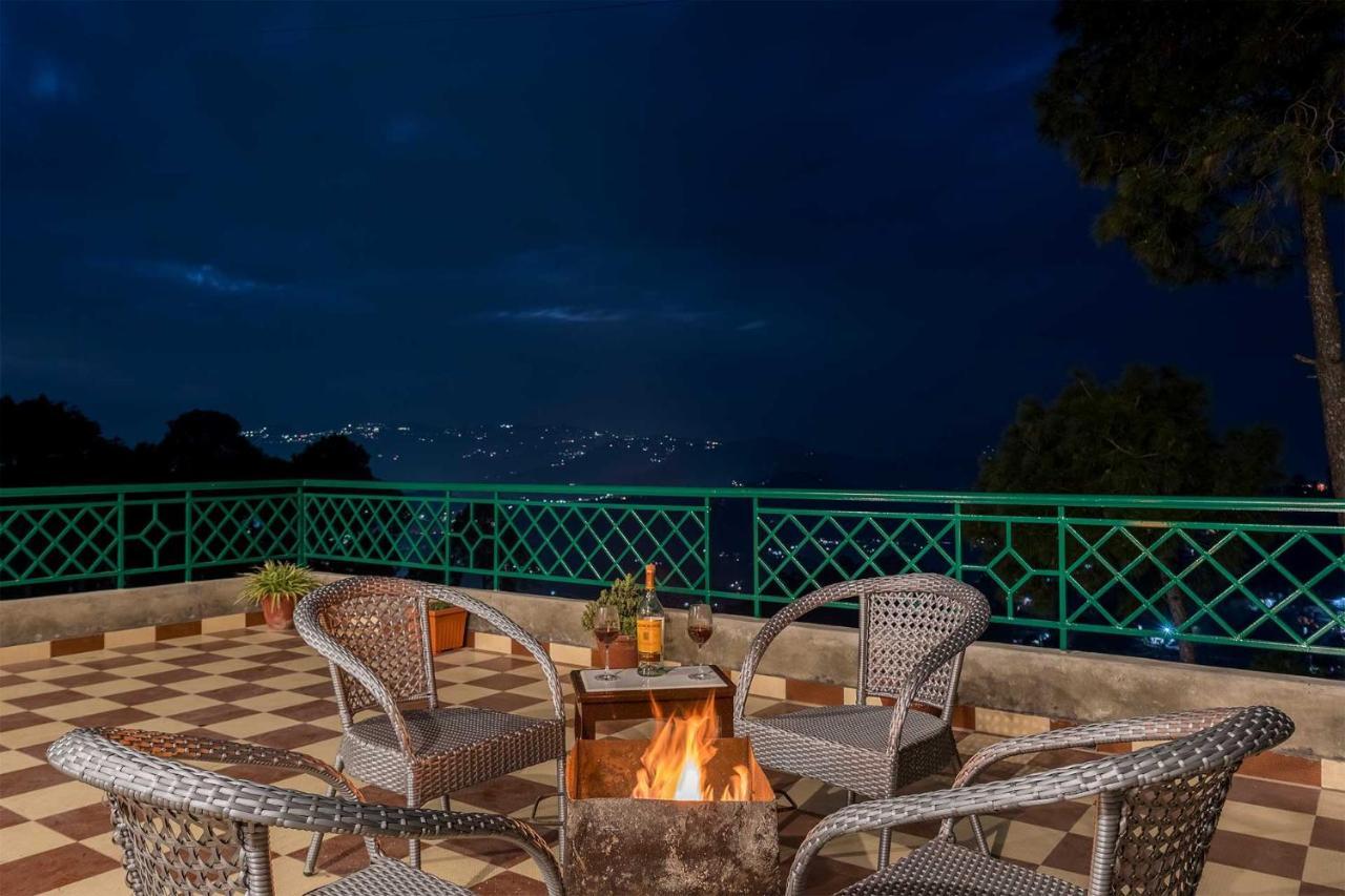 Stayvista At Cecil Cottages With Barbeque, Hill View Kasauli Ngoại thất bức ảnh