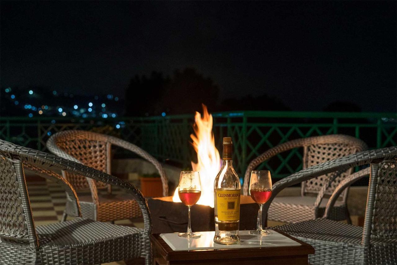 Stayvista At Cecil Cottages With Barbeque, Hill View Kasauli Ngoại thất bức ảnh