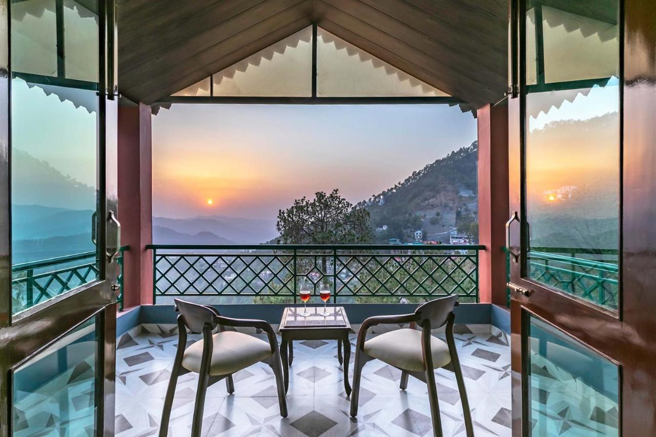 Stayvista At Cecil Cottages With Barbeque, Hill View Kasauli Ngoại thất bức ảnh