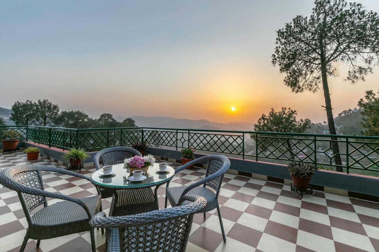Stayvista At Cecil Cottages With Barbeque, Hill View Kasauli Ngoại thất bức ảnh